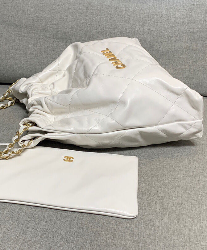 Chanel 22 Handbag AS3261 White